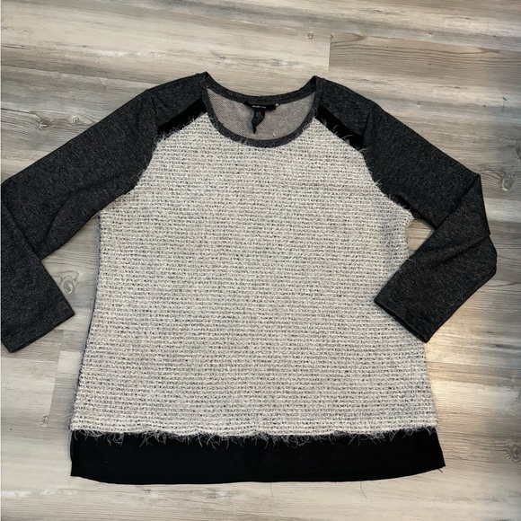 Style & Co Size large, long sleeved, soft sweatshirt material - Picture 4 of 4